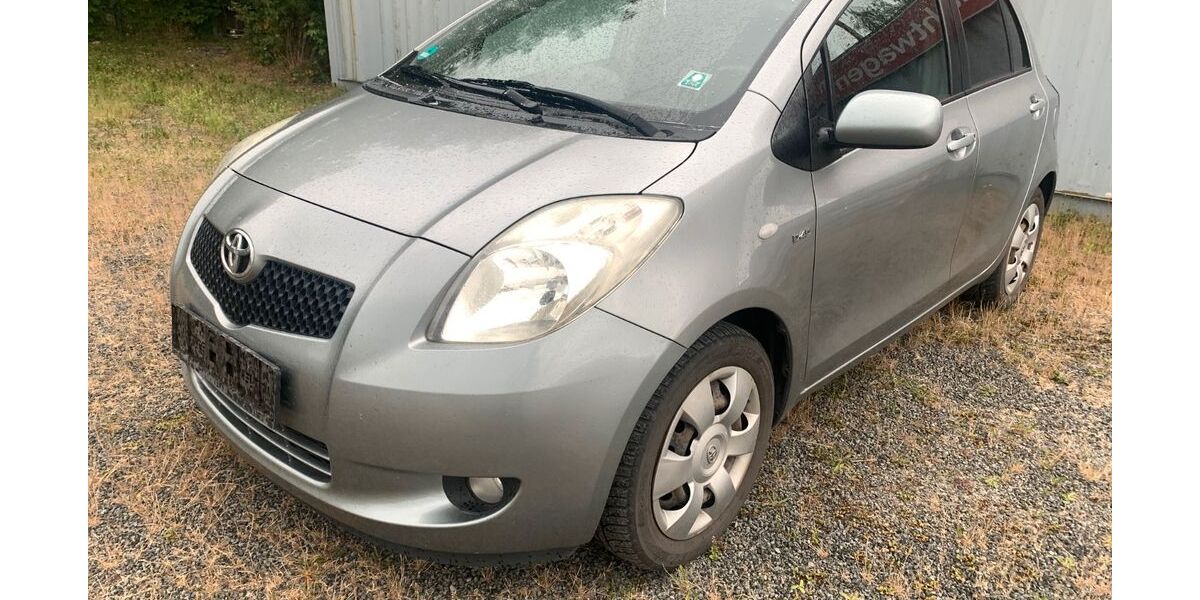 Toyota Yaris 250.000 km 1.890 &euro; Bensheim 64625