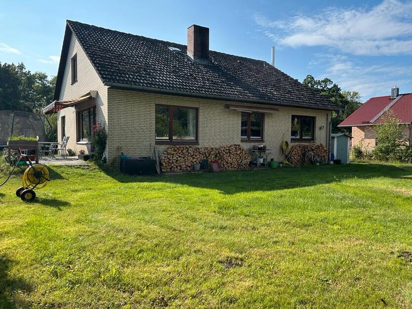 Einfamilienhaus ( Bungalow) mit Garage