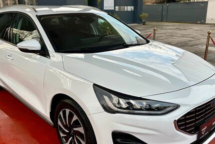 Ford Focus 19.196 km 19.999 &euro; Düsseldorf 40589