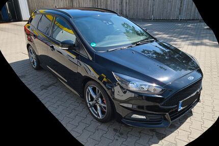 Ford Focus 95.000 km 16.000 &euro; Upgant-Schott 26529