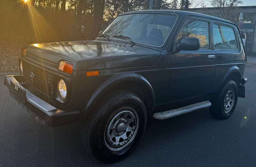 Lada Niva 99.898 km 3.999 € Nürnberg 90475