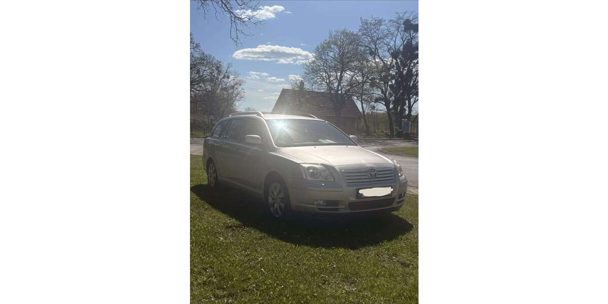 Toyota Avensis 272.000 km 2.500 &euro; teterow 17166