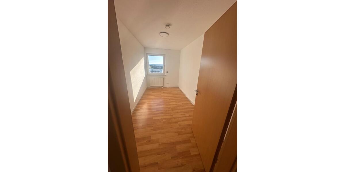 Etagenwohnung Villingen-Schwenningen Schwenningen - 5 Zimmer, 112 m&sup2;, 1.470&euro; | Angebot:26317434