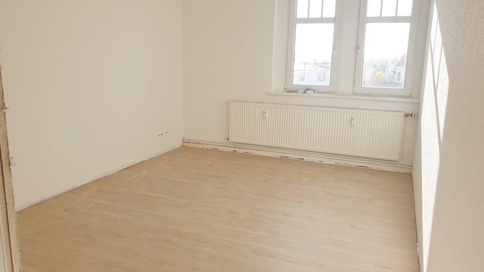 Dachgeschoßwohnung Artern - 3 Zimmer, 105 m&sup2;, 600&euro; | Angebot:21974663