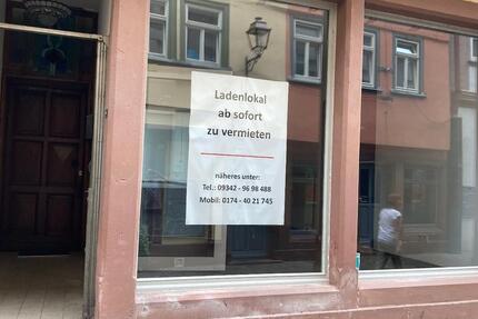 Ladengeschäft in der Wertheimer Fussgängerzone zimmer