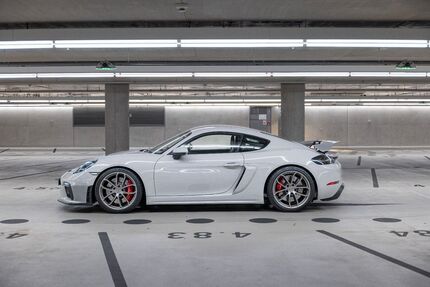 Porsche Cayman 33.400 km 106.995 € Düsseldorf 40211