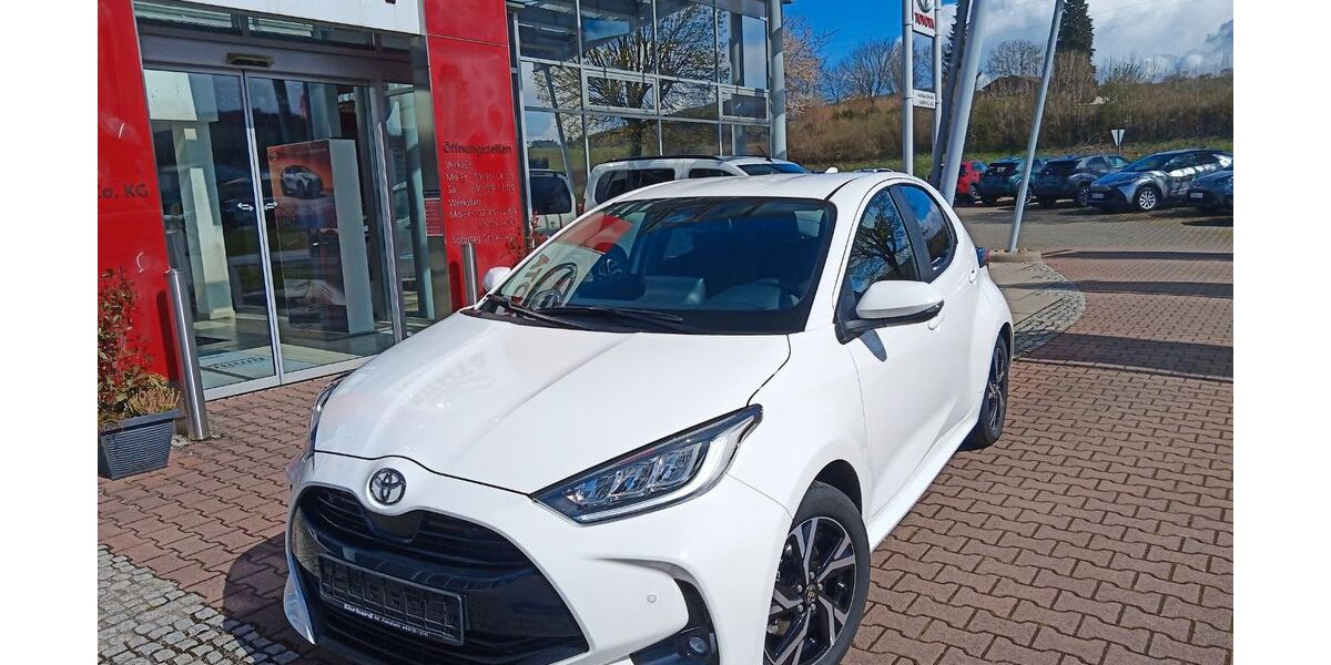 Toyota Yaris 3.680 km 24.390 &euro; Brensbach 64395
