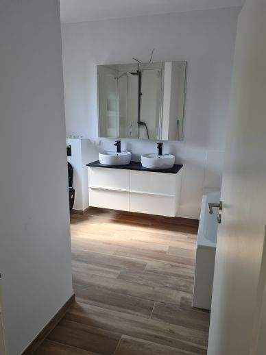 Etagenwohnung Wiesbaden Mainz-Kostheim - 4 Zimmer, 146 m&sup2;, 2.100&euro; | Angebot:26435757