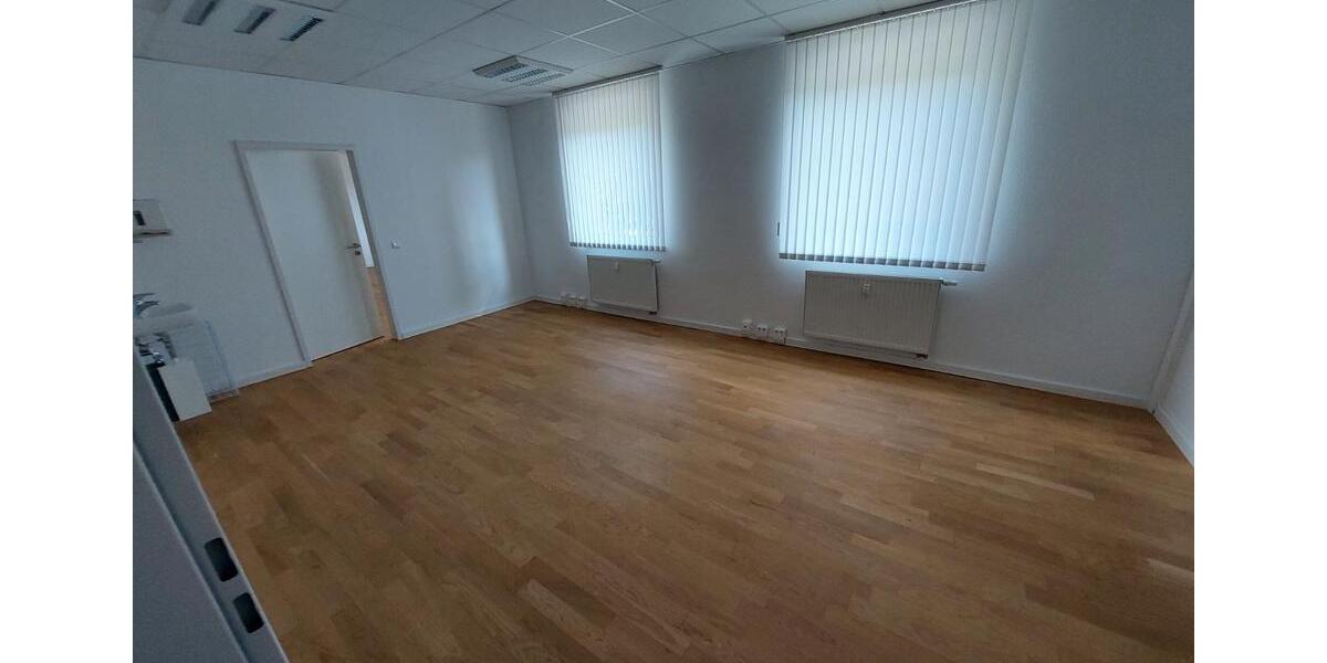 Etagenwohnung Pirmasens - 7 Zimmer, 200 m&sup2;, 1.600&euro; | Angebot:26534981