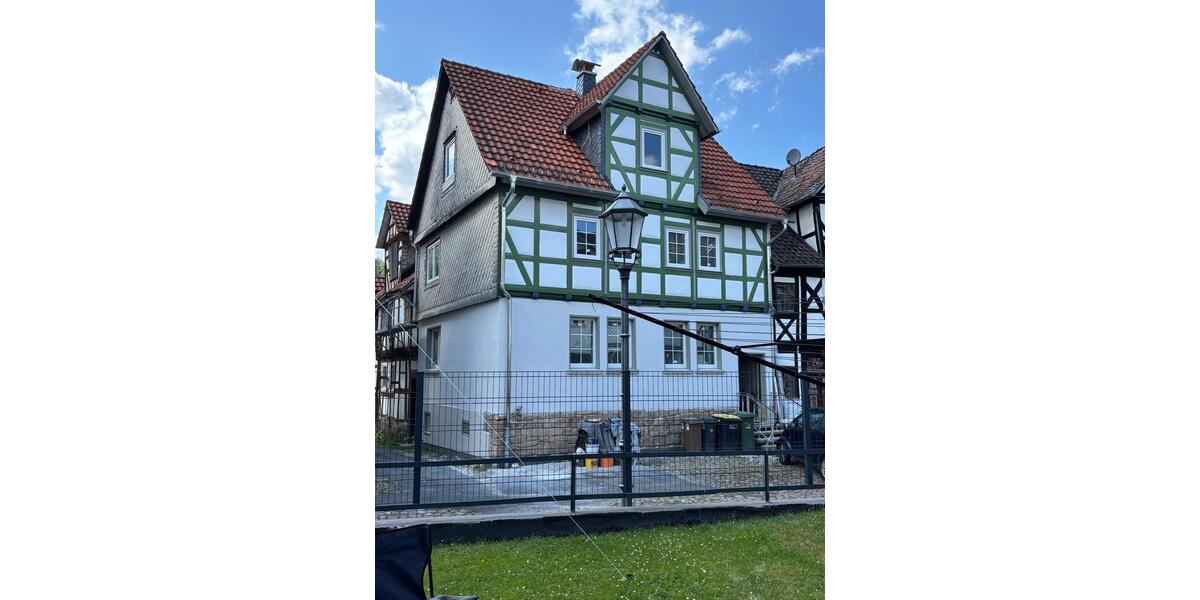 Mehrfamilienhaus, Wohnhaus Helsa - 8 Zimmer, 134 m&sup2;, 1.400&euro; | Angebot:27618327