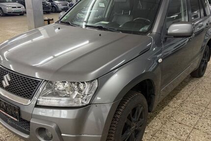 Suzuki Grand Vitara 129.000 km 2.497 &euro; Suhl 98528