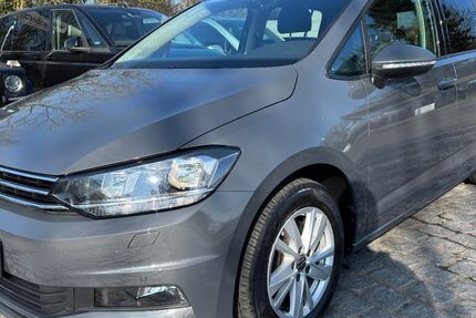 VW Touran 88.342 km 22.990 &euro; Haßfurt 97437