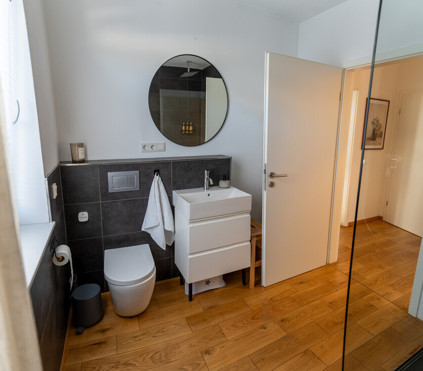 Moderne Erdgeschoßwohnung mit Sauna & Garten