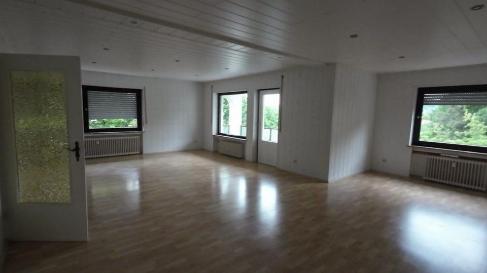 Erdgeschoßwohnung Frankenberg (Eder) - 4 Zimmer, 125 m&sup2;, 999&euro; | Angebot:26410135