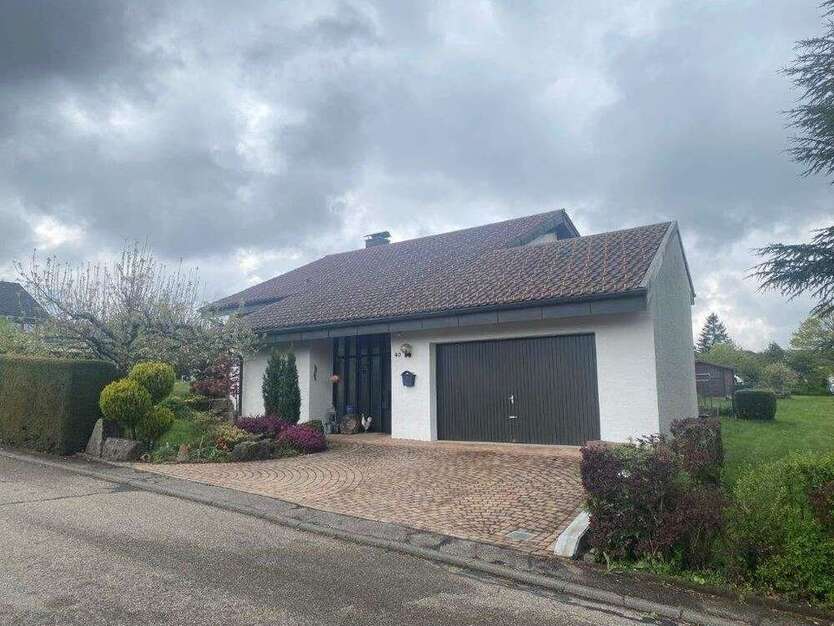 Haus zum Kaufen in Straubenhardt 680.000 € 222 m²