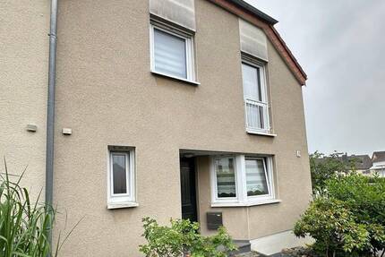 Platz für die ganze Familie - Charmantes Reihenendhaus in ruhiger Lage mit Garten und Garage in Bielefeld-Brackwede 4 zimmer