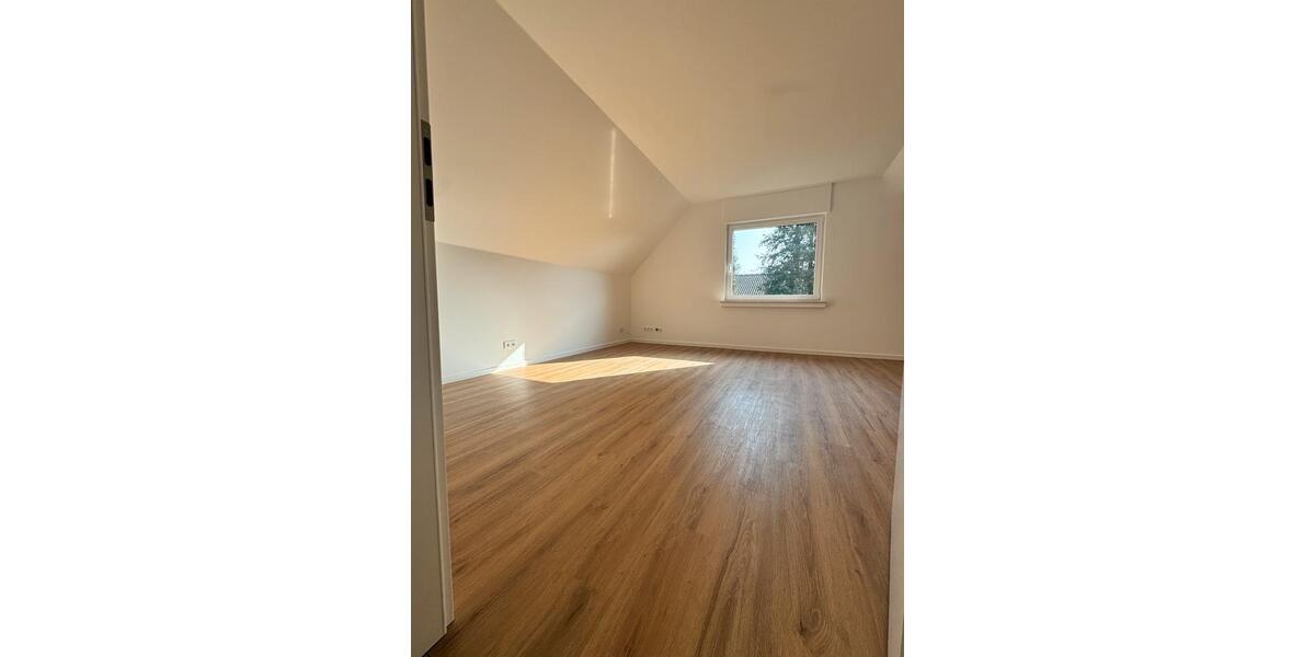 Dachgeschoßwohnung Gütersloh Kattenstroth - 3 Zimmer, 120 m&sup2;, 1.150&euro; | Angebot:25417009