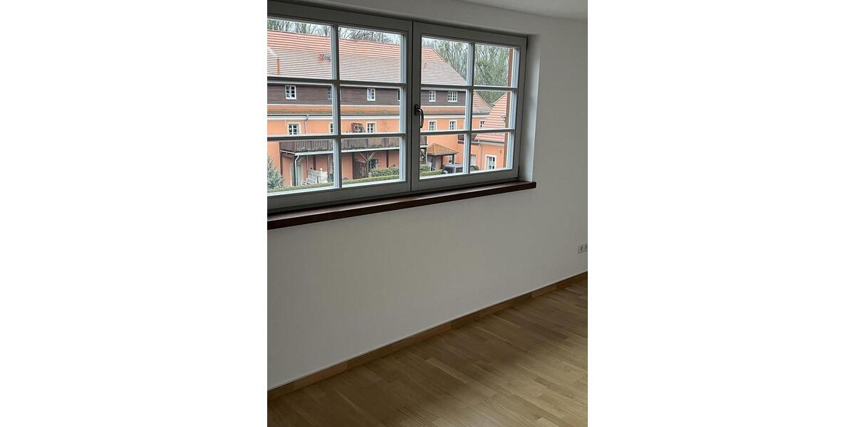 Reihenhaus Pirna - 5 Zimmer, 195 m&sup2;, 2.340&euro; | Angebot:25372343