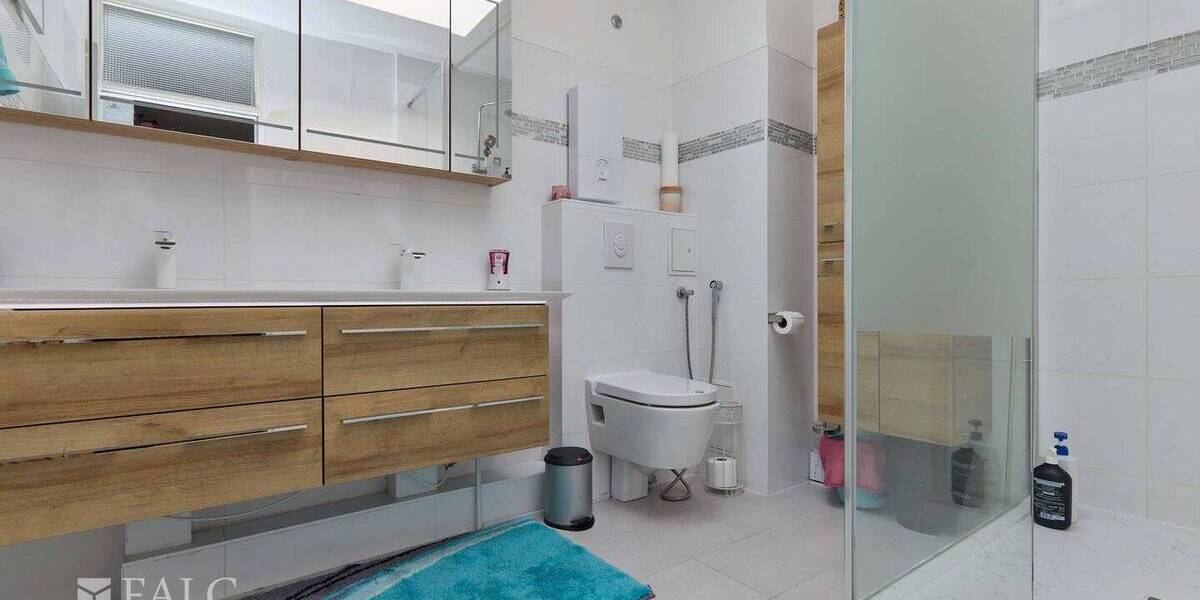 Etagenwohnung Aachen Laurensberg - 5 Zimmer, 184 m&sup2;, 595.000&euro; | Angebot:26475199