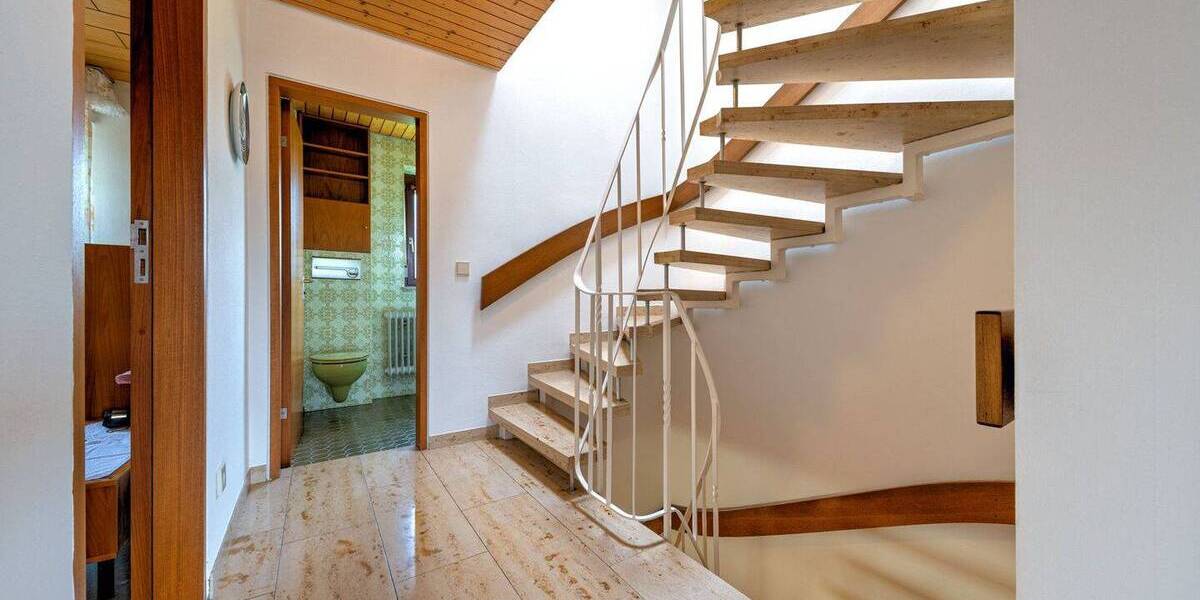 Großzügiges Eckhaus mit viel Platz, Garten und Potenzial 6 zimmer