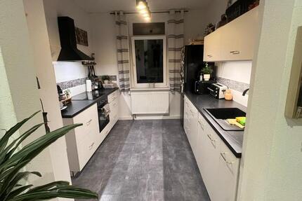 Sanierte Altbauwohnung mit EBK, Garten & Schuppen – 74 m² 3 zimmer