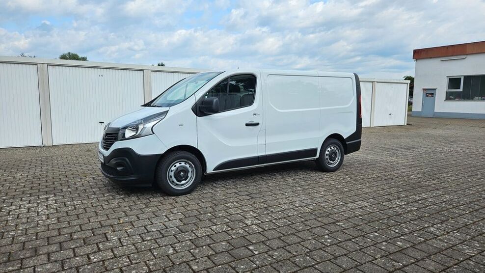 Renault Trafic 170.000 km 10.900 € Kenzingen 79341