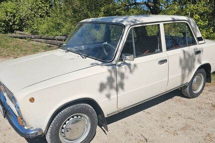 Lada 1200 25.227 km 6.499 &euro; Lichtenfels. 96215