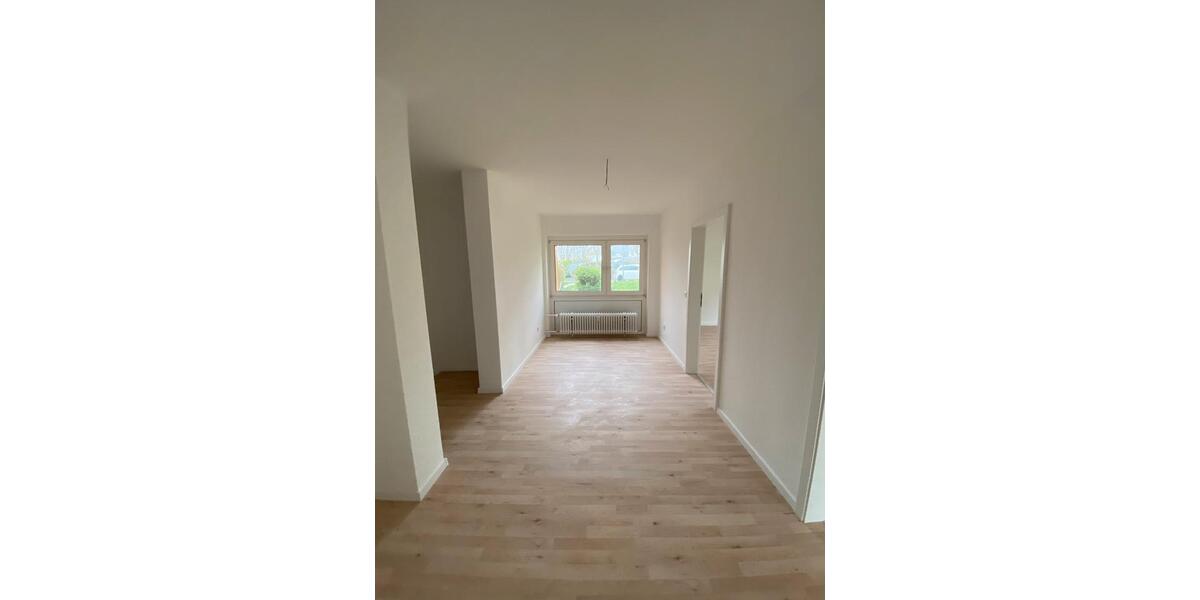 Etagenwohnung Hamm (Sieg) - 3.5 Zimmer, 82 m&sup2;, 175.000&euro; | Angebot:26002194