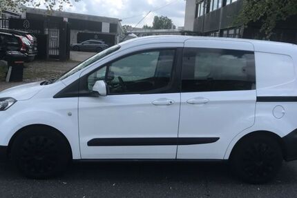 Ford Transit Courier 180.000 km 4.900 &euro; Hannover 30179