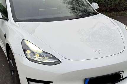 Tesla Model 3 28.900 km 31.800 &euro; Hamburg 22589