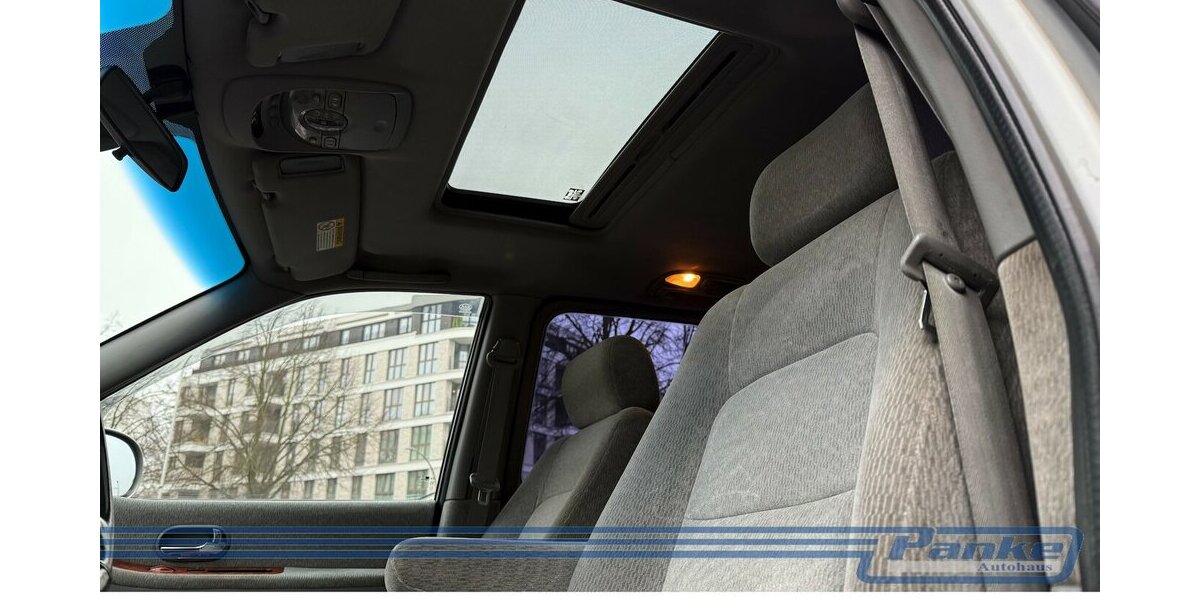 Kia Carnival 2.9 CRDi EX Aut.*6Sitz*Export*Pano*SHZ* 208.364 km 3.000 &euro; Berlin 13187