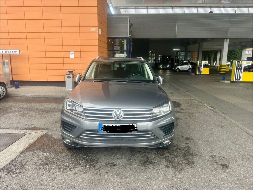 VW Touareg 230.000 km 16.000 € Stuttgart 70182