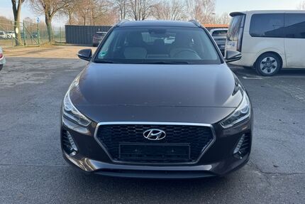 Hyundai i30 85.000 km 11.999 &euro; Gelsenkirchen 45879