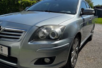 Toyota Avensis 198.820 km 3.799 &euro; Ostelsheim 75395