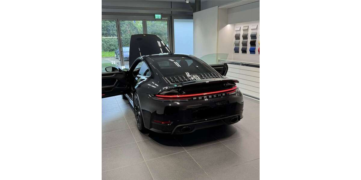 Porsche 992 2.800 km 183.000 &euro; Kassel 34123