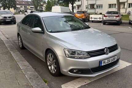 VW Jetta 159.000 km 8.200 € München 80689