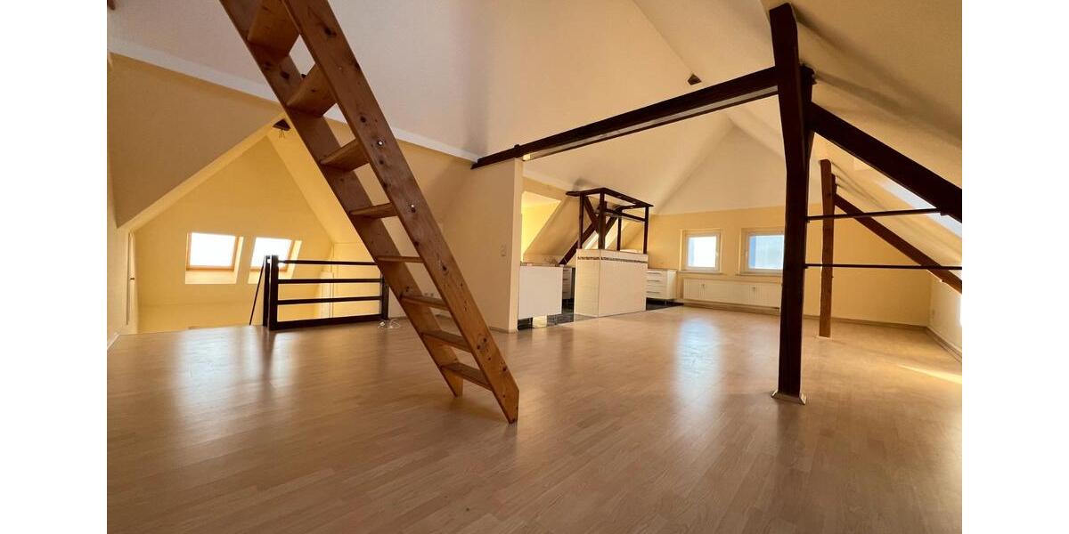 Dachgeschoßwohnung Riesa - 3 Zimmer, 92 m&sup2;, 665&euro; | Angebot:26661289