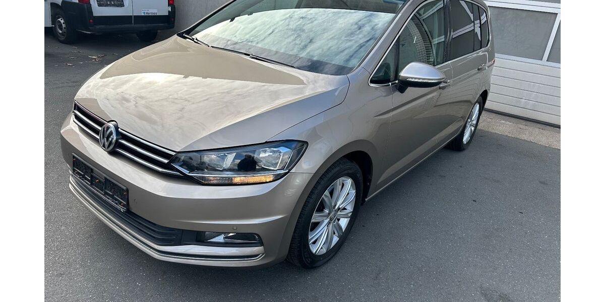 VW Touran 143.000 km 14.390 &euro; Nürnberg 90439
