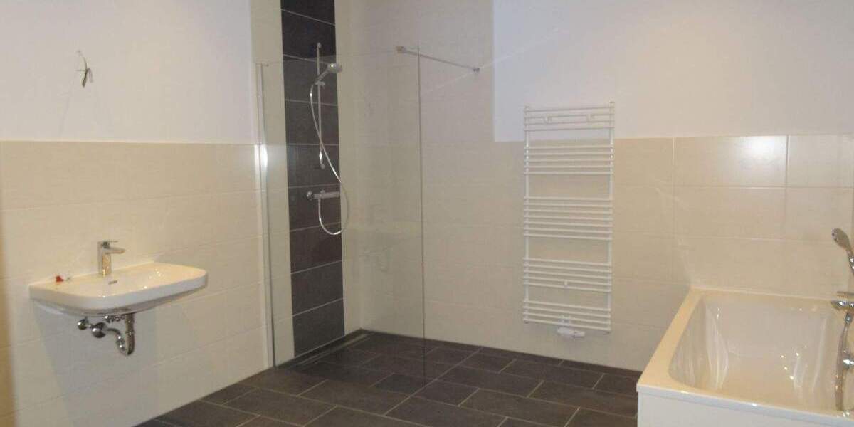 Zimmer Rathenow Rathenow West - 4 Zimmer, 145 m&sup2;, 1.160&euro; | Angebot:25665406