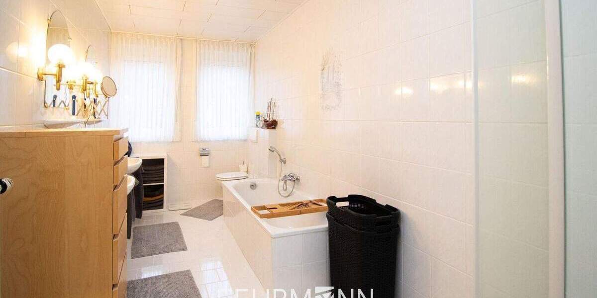 Einfamilienhaus Uelsen - 9 Zimmer, 220 m&sup2;, 444.000&euro; | Angebot:25730253