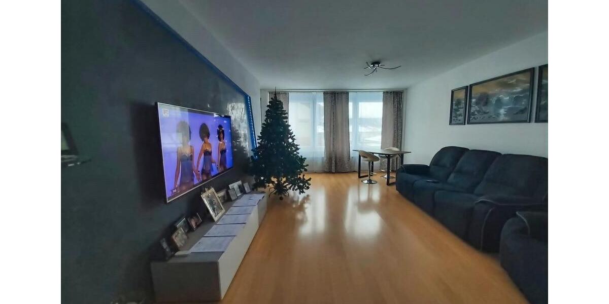 Anfragen nur per Mail! 3 zimmer