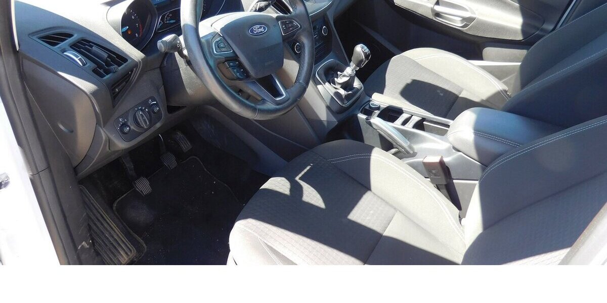 Ford C-Max 1.0 TSI 4 Trg Klima Navi Alu 131.000 km 6.990 &euro; Vordorf 38533