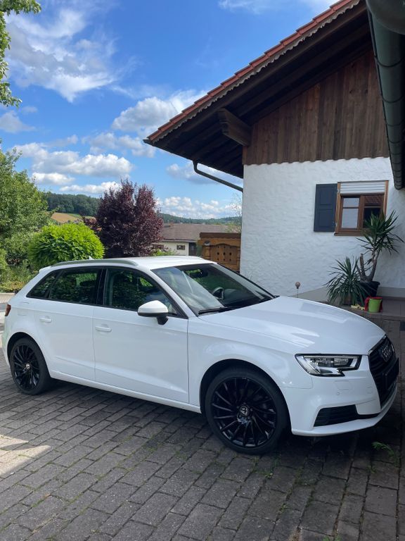 Audi A3 114.566 km 15.900 € Johanniskirchen 84381