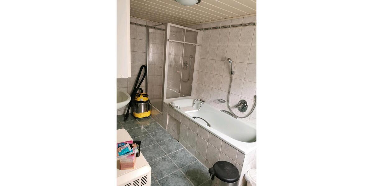 Etagenwohnung Weikersheim - 6 Zimmer, 217 m&sup2;, 980&euro; | Angebot:26697085