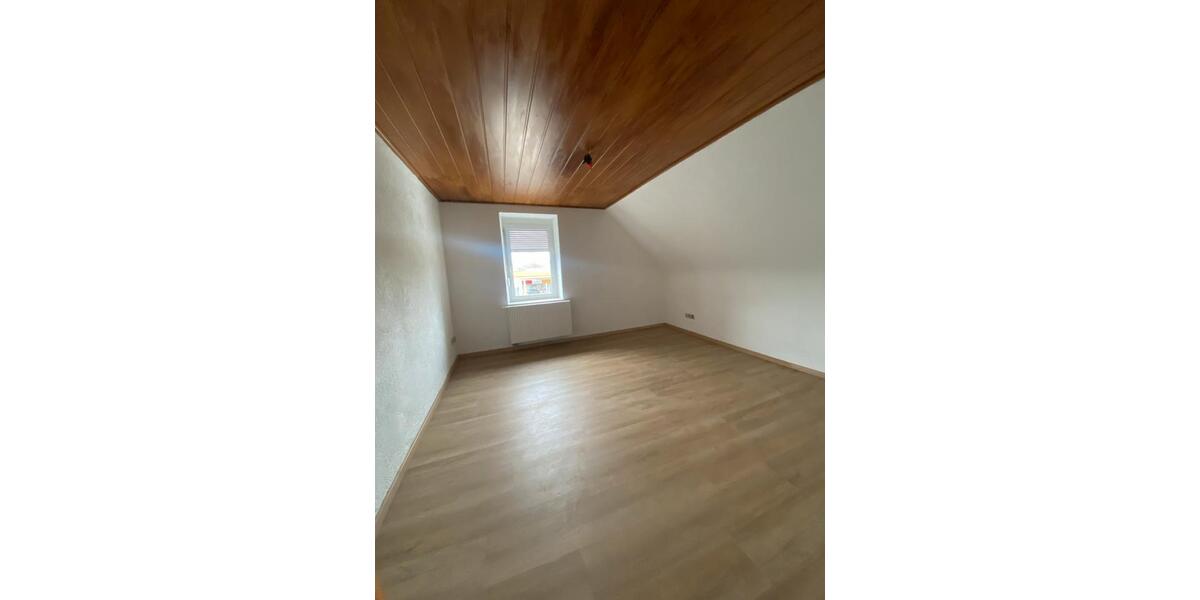 Reihenhaus Zweibrücken - 3 Zimmer, 115 m&sup2;, 1.200&euro; | Angebot:24791425