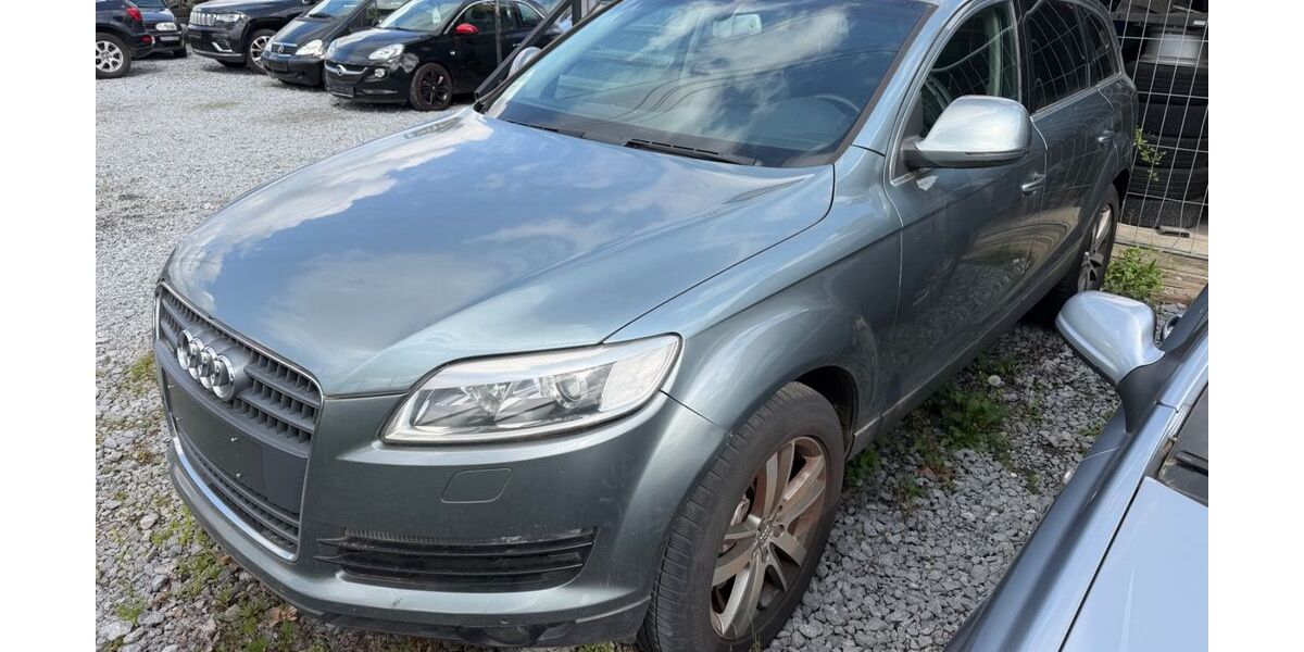 Audi Q7 370.000 km 3.499 &euro; Düsseldorf 40231