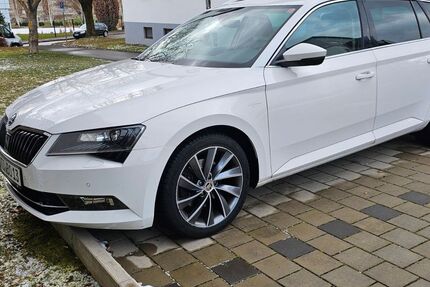 Skoda Superb 148.000 km 17.000 &euro; Bodelshausen 72411