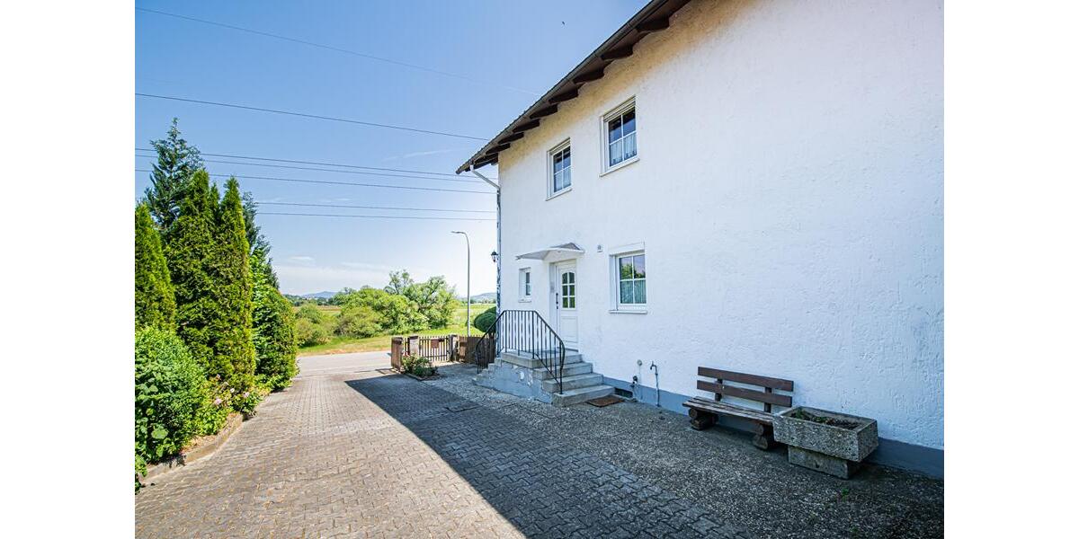 Zweifamilienhaus mit Garten in absoluter TOP-LAGE nahe Cham - Zweifamilienhaus Cham / Michelsdorf Michelsdorf | Angebot:12501300