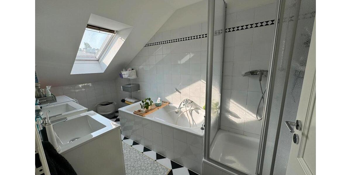 Dachgeschoßwohnung München Schwabing-Freimann - 2 Zimmer, 60 m&sup2;, 2.100&euro; | Angebot:25932566