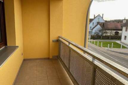 Wohnung Regenstauf-Steinsberg Steinsberg - 3 Zimmer, 100 m&sup2;, 890&euro; | Angebot:21334298